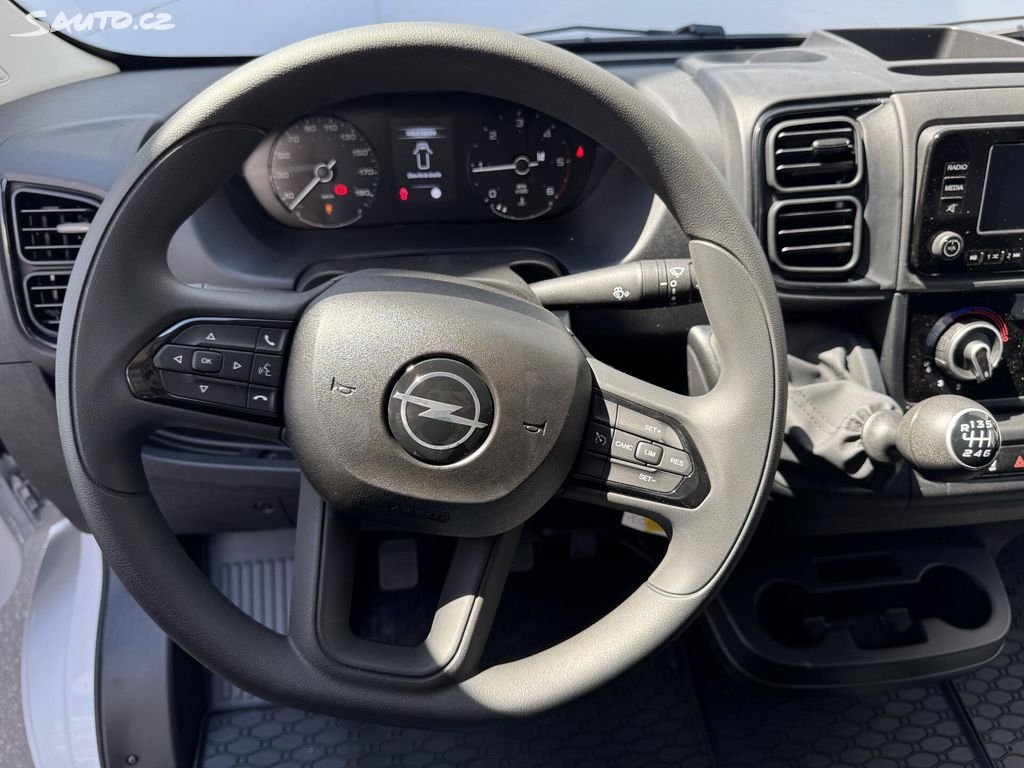 Opel Movano